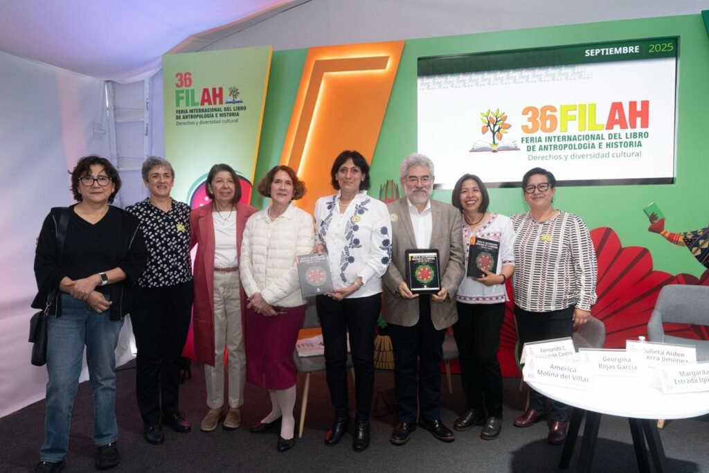 Presenta Margarita Estrada Iguiniz y equipo libro el sobre el COVID-19